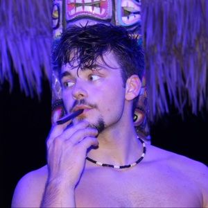 Meet your Posher, Ethan